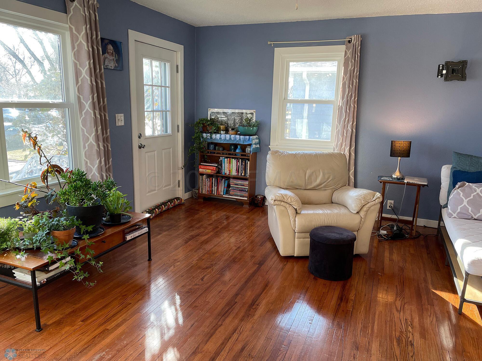 Living room with oak floor-3
