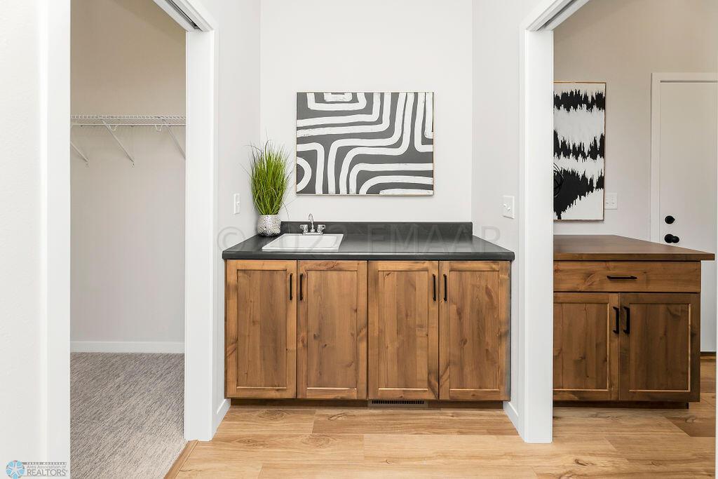 18. Laundry with sink