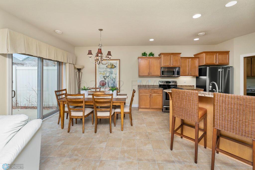 Dining Area & Kitchen