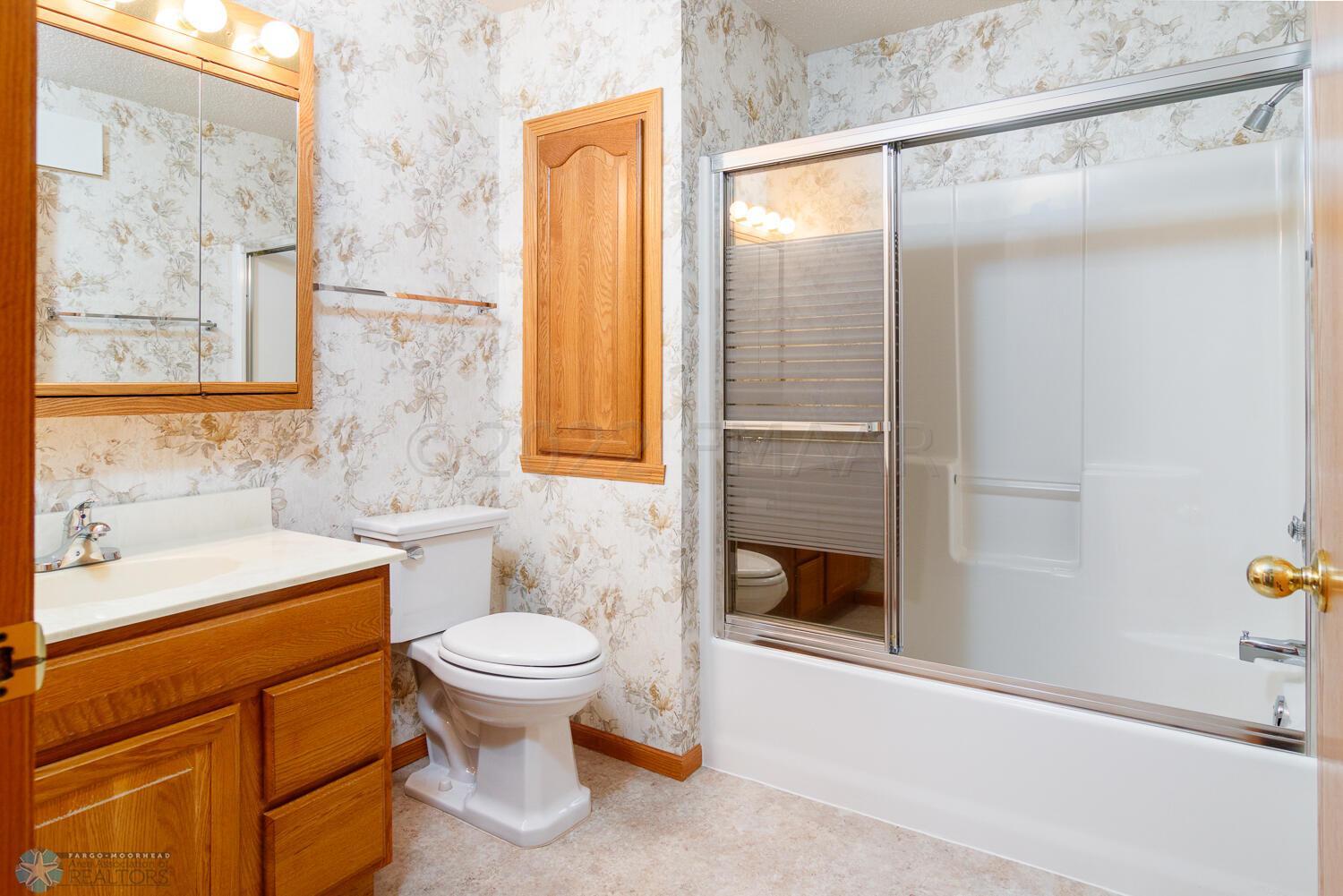 Hallway Full Bath