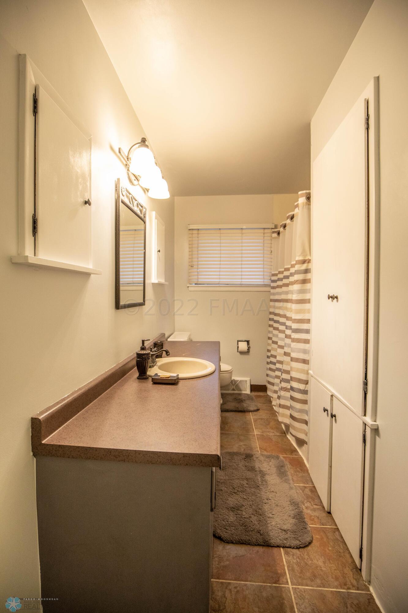 Full Bathroom
