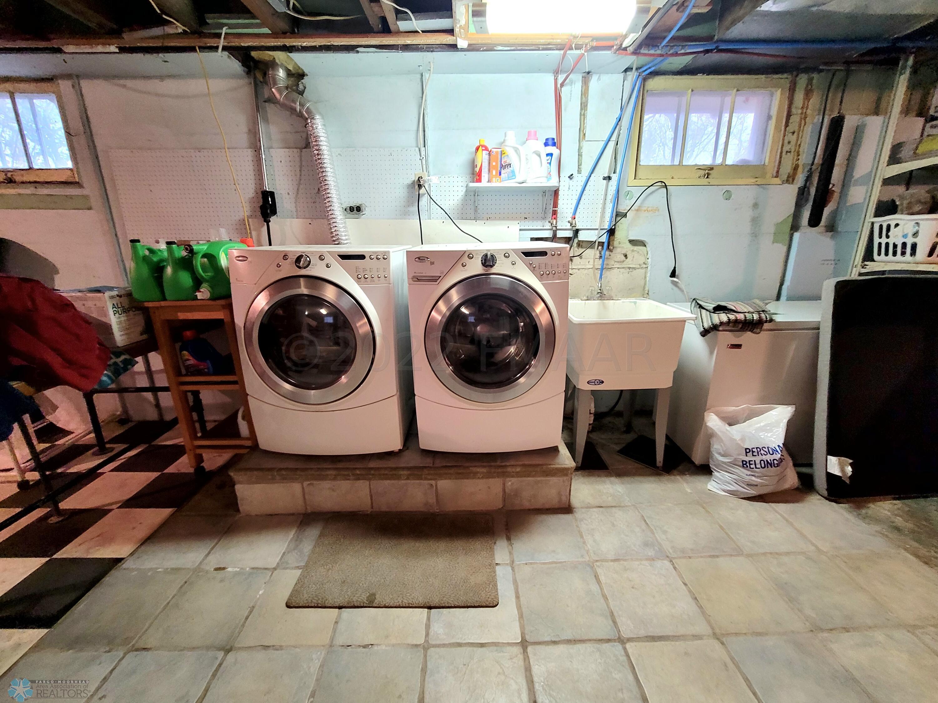 Washer and drier included