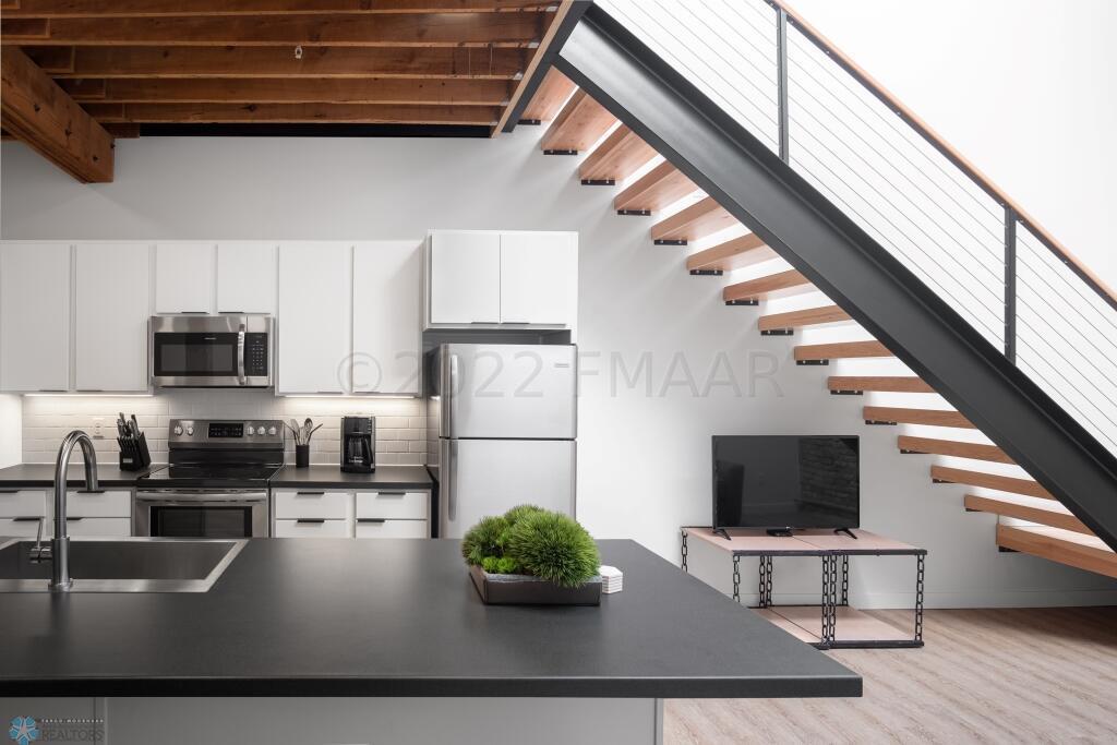 Kitchen backsplash