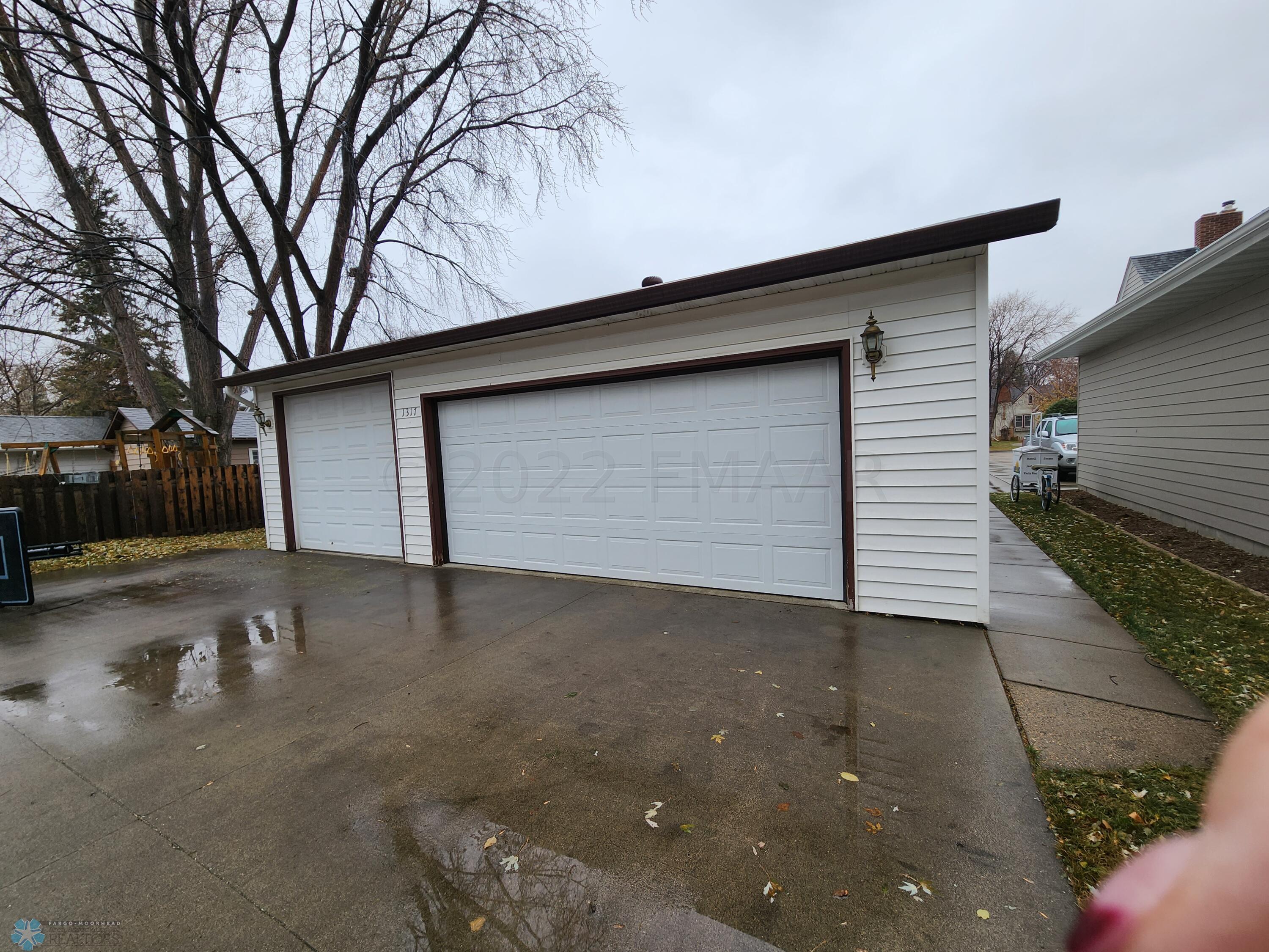 3 Stall Garage