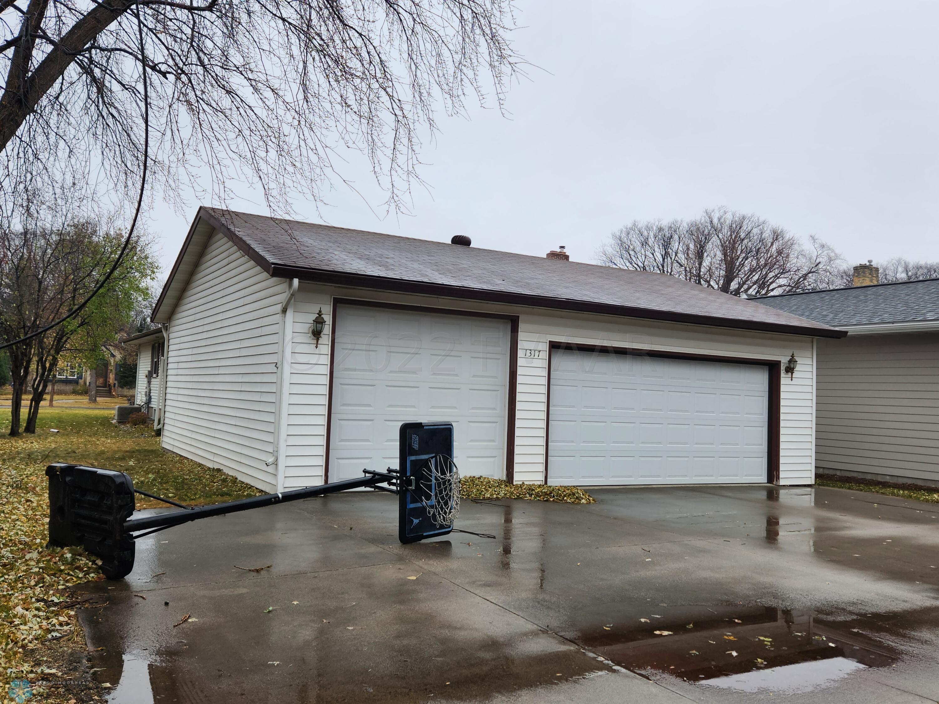 3 Stall garage