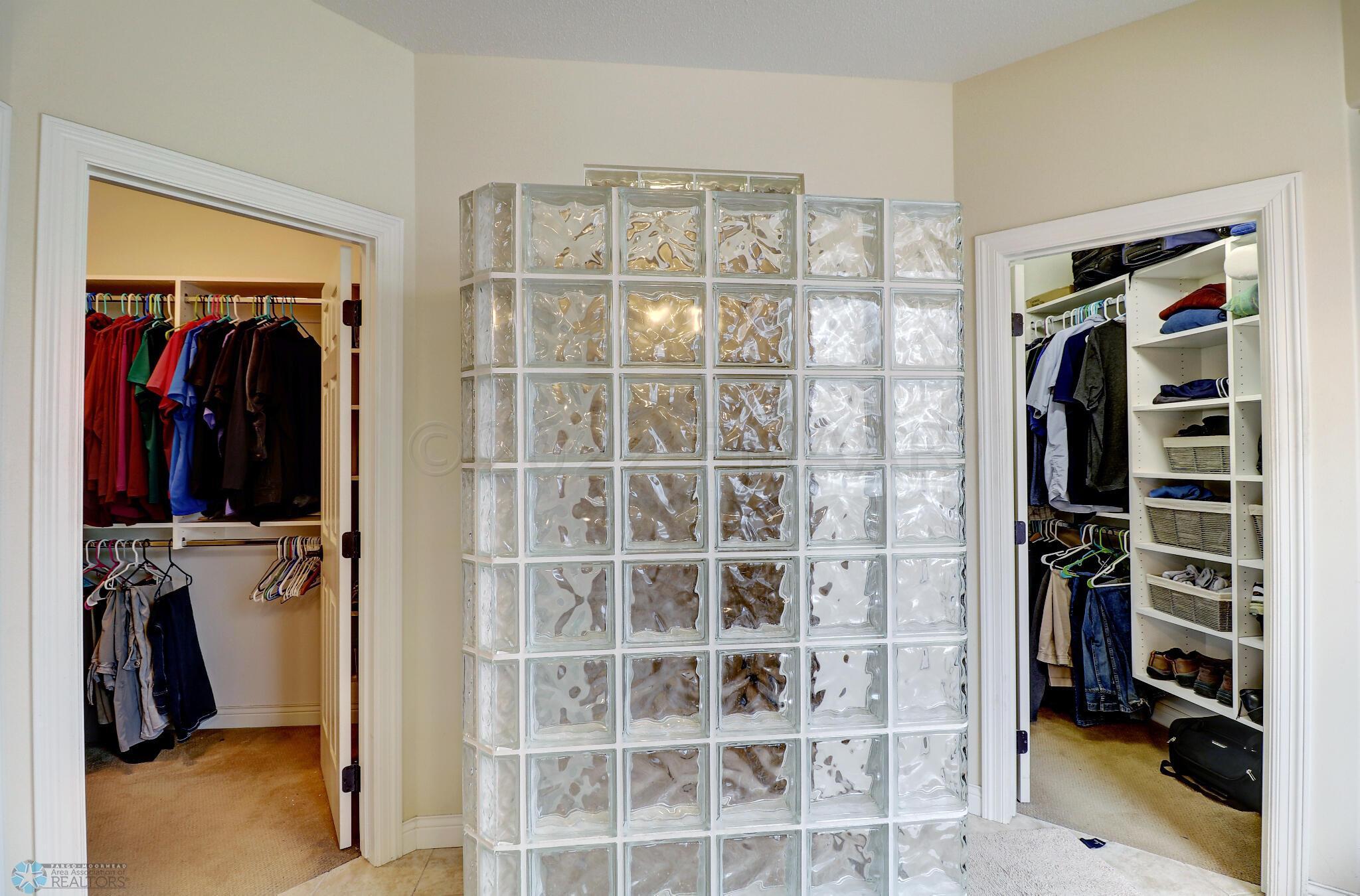 Master Bathroom1_6
