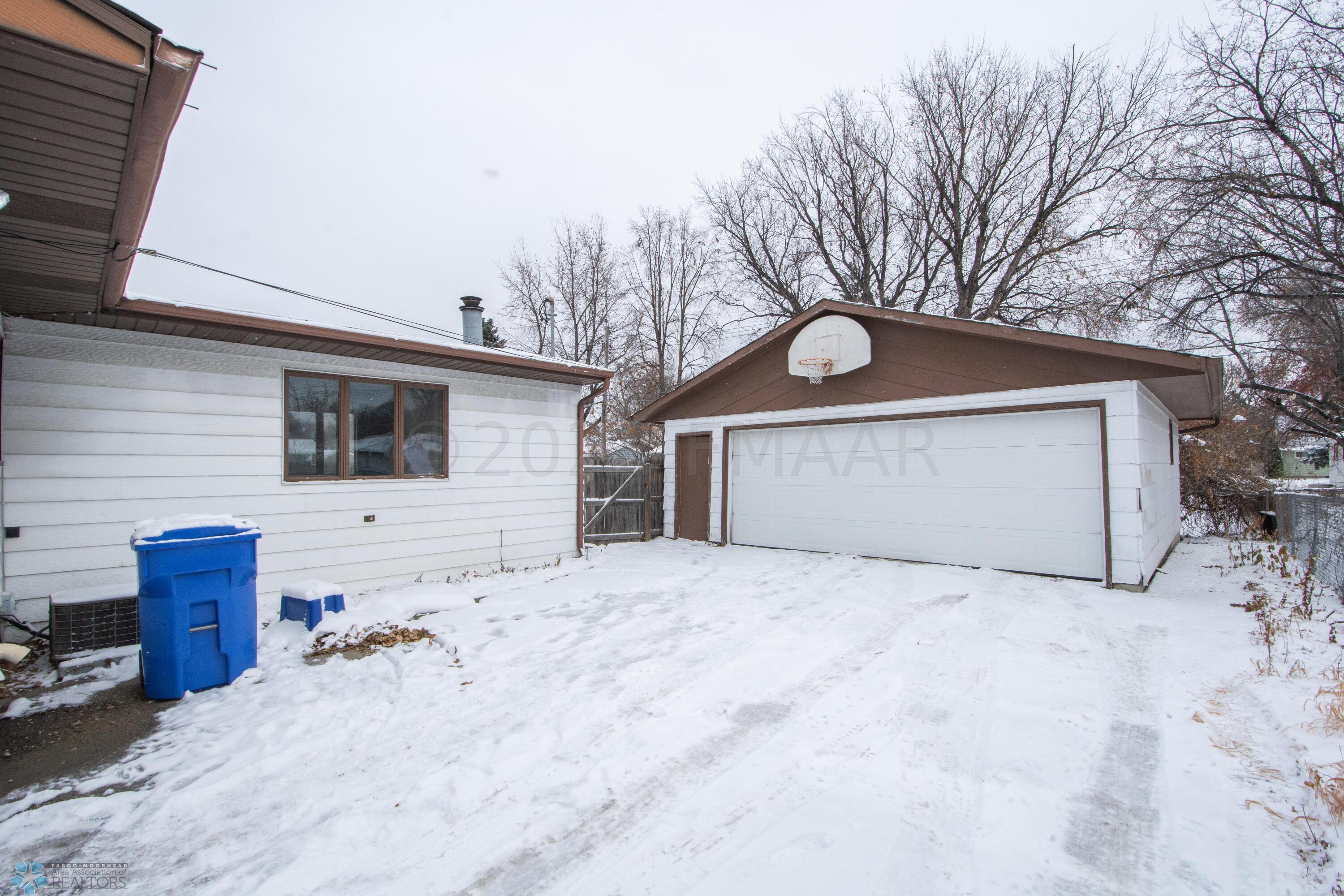 driveway/garage