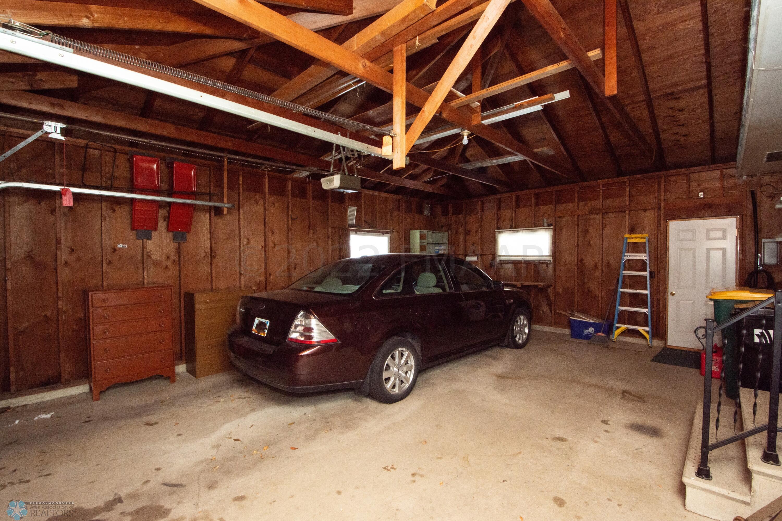 1.5 stall garage