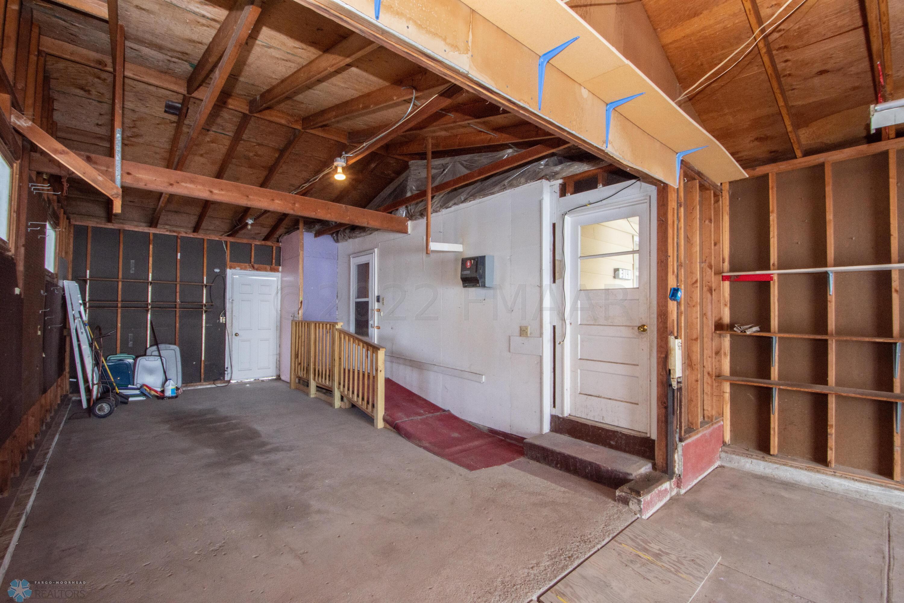 2 Stall Tandem Garage