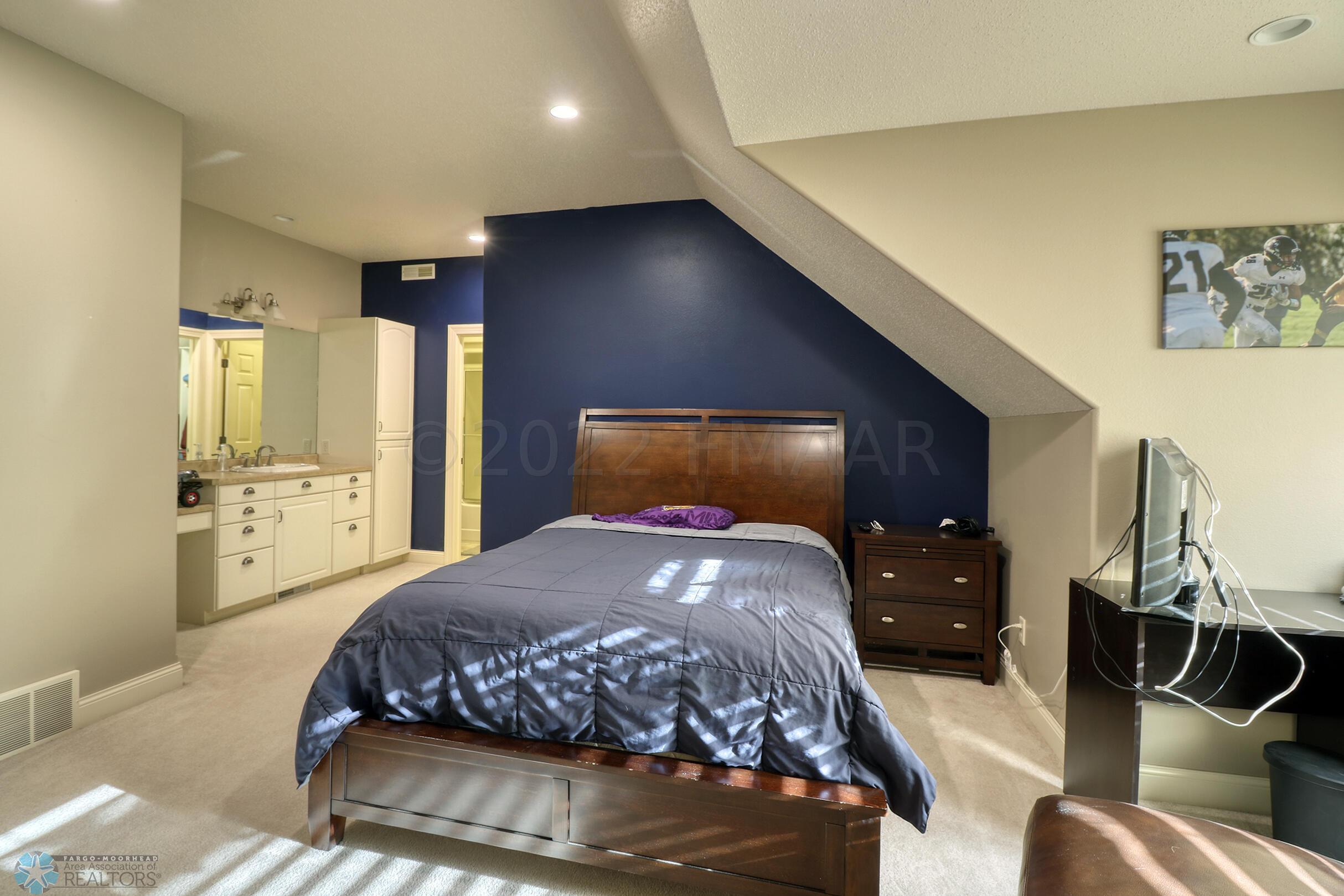 Upstairs Bedroom1_1