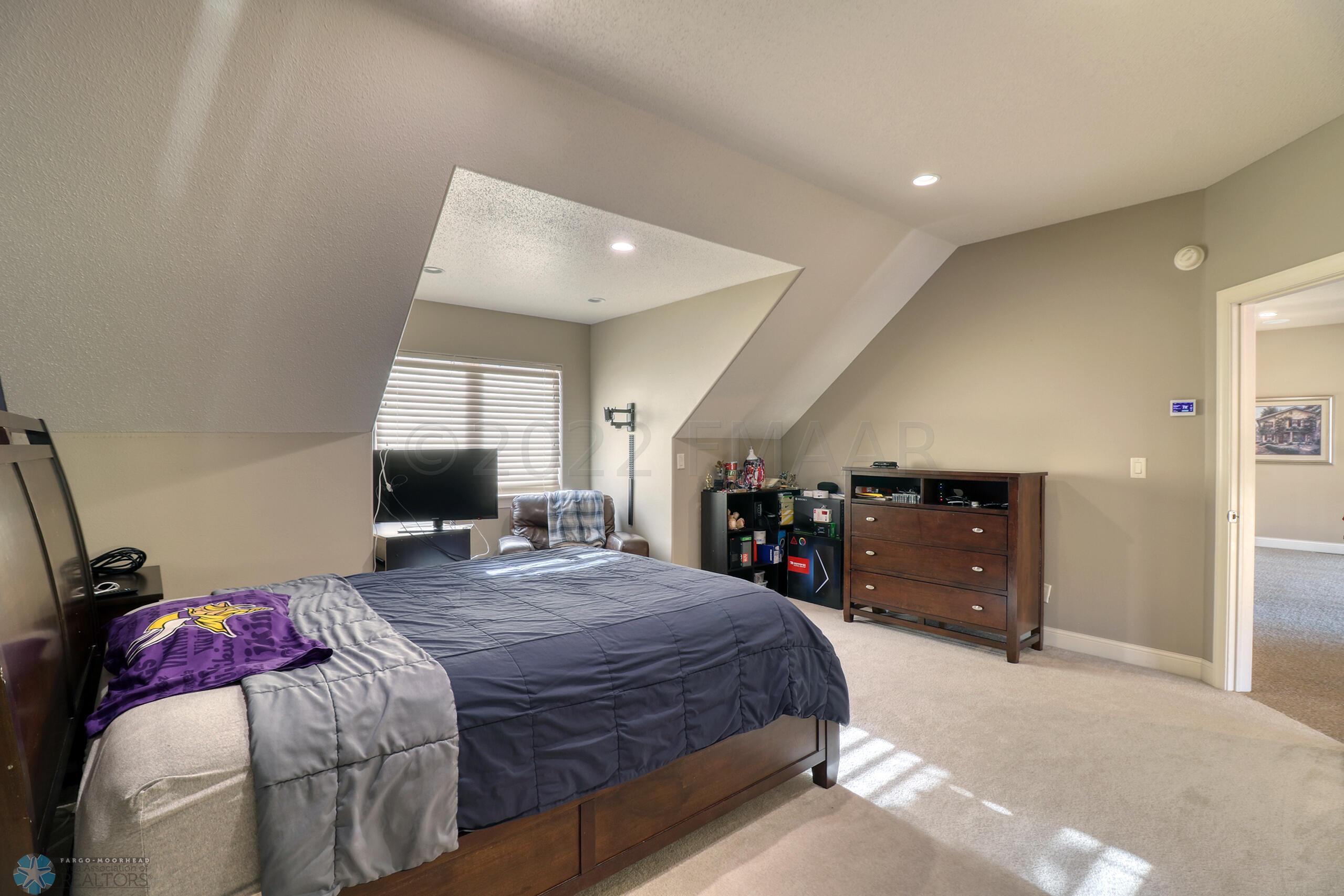 Upstairs Bedroom1_2
