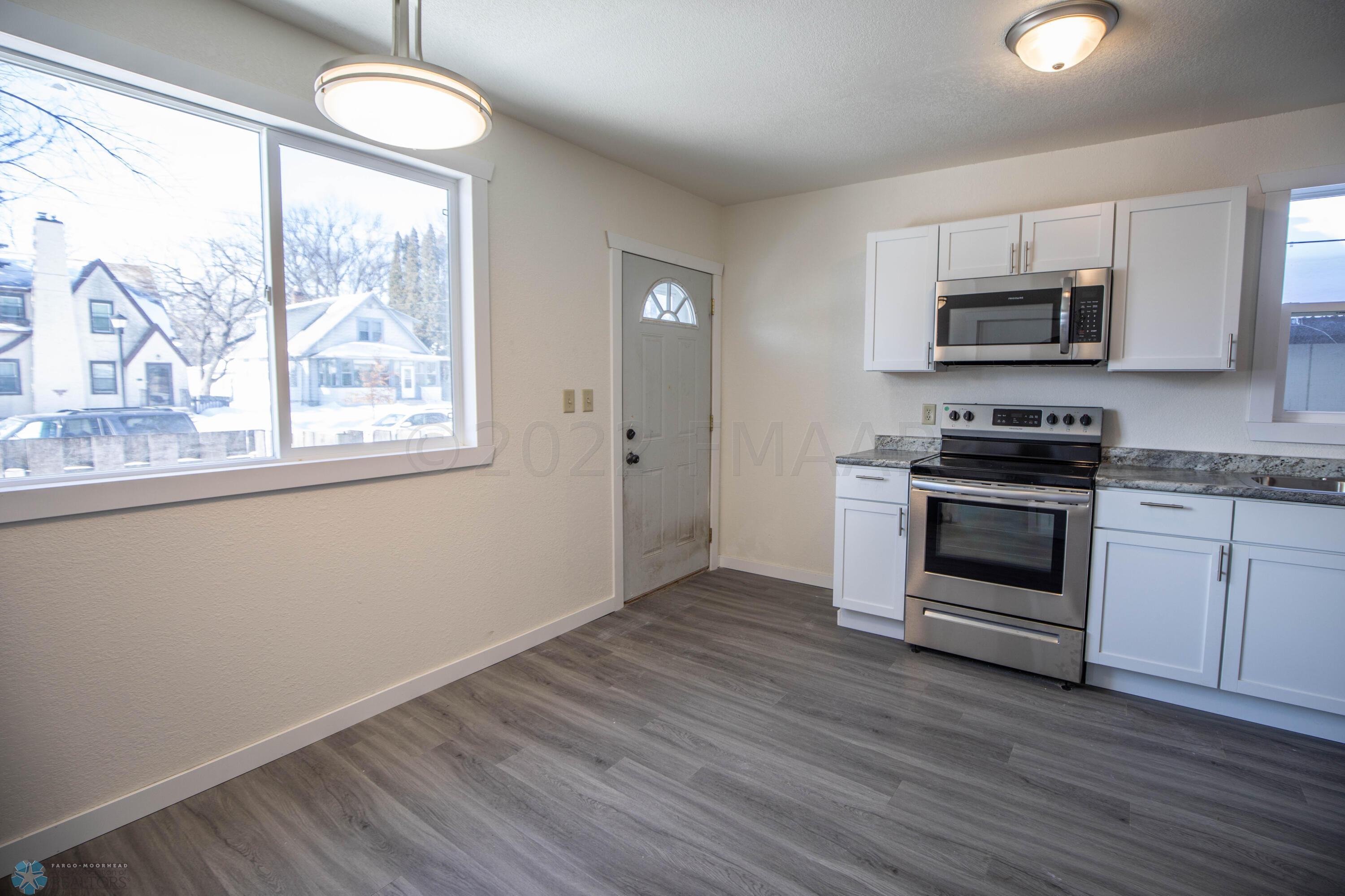 Kitchen Nook / Side Entrance