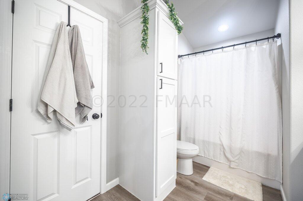 Upper Lvl Master Bathroom