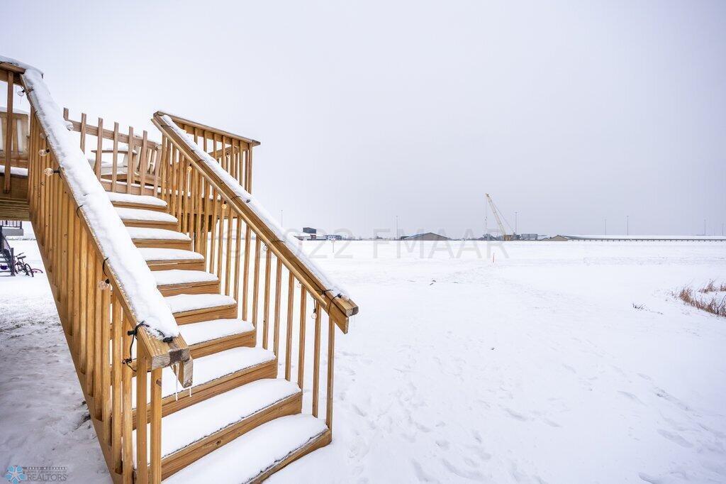Deck to Back Yard