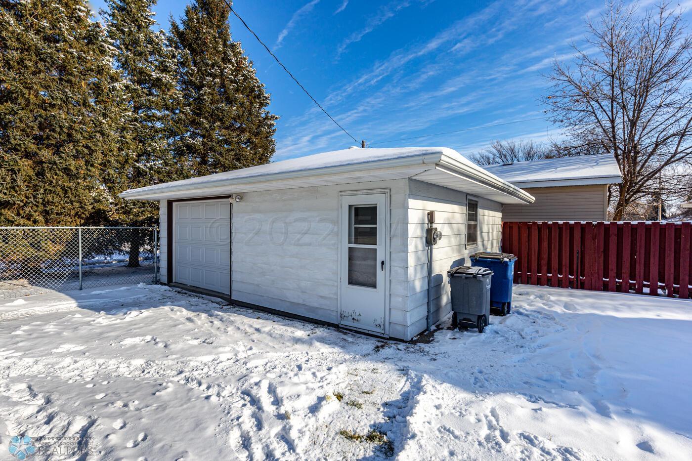 Detached Garage