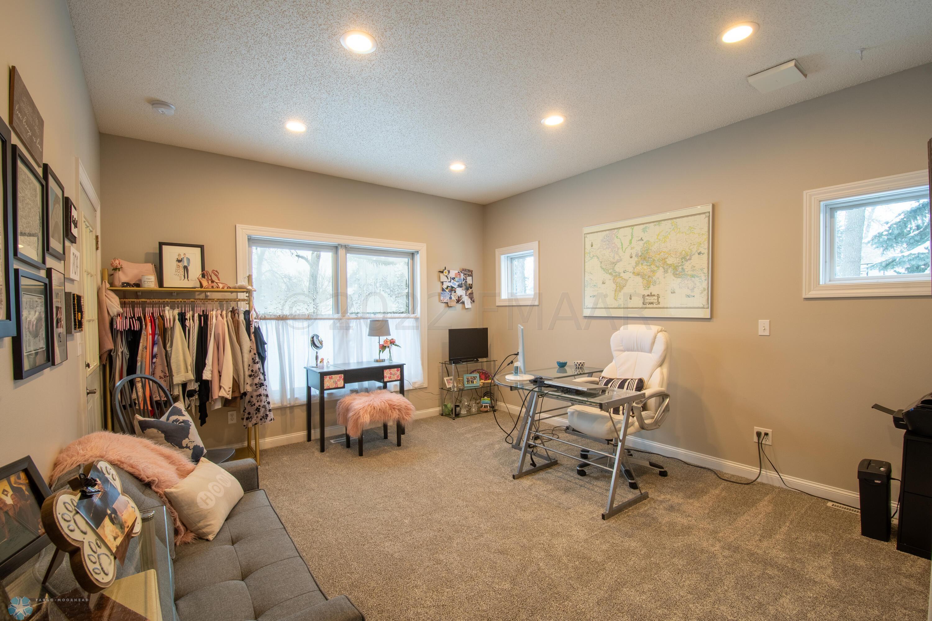 Bedroom/Office