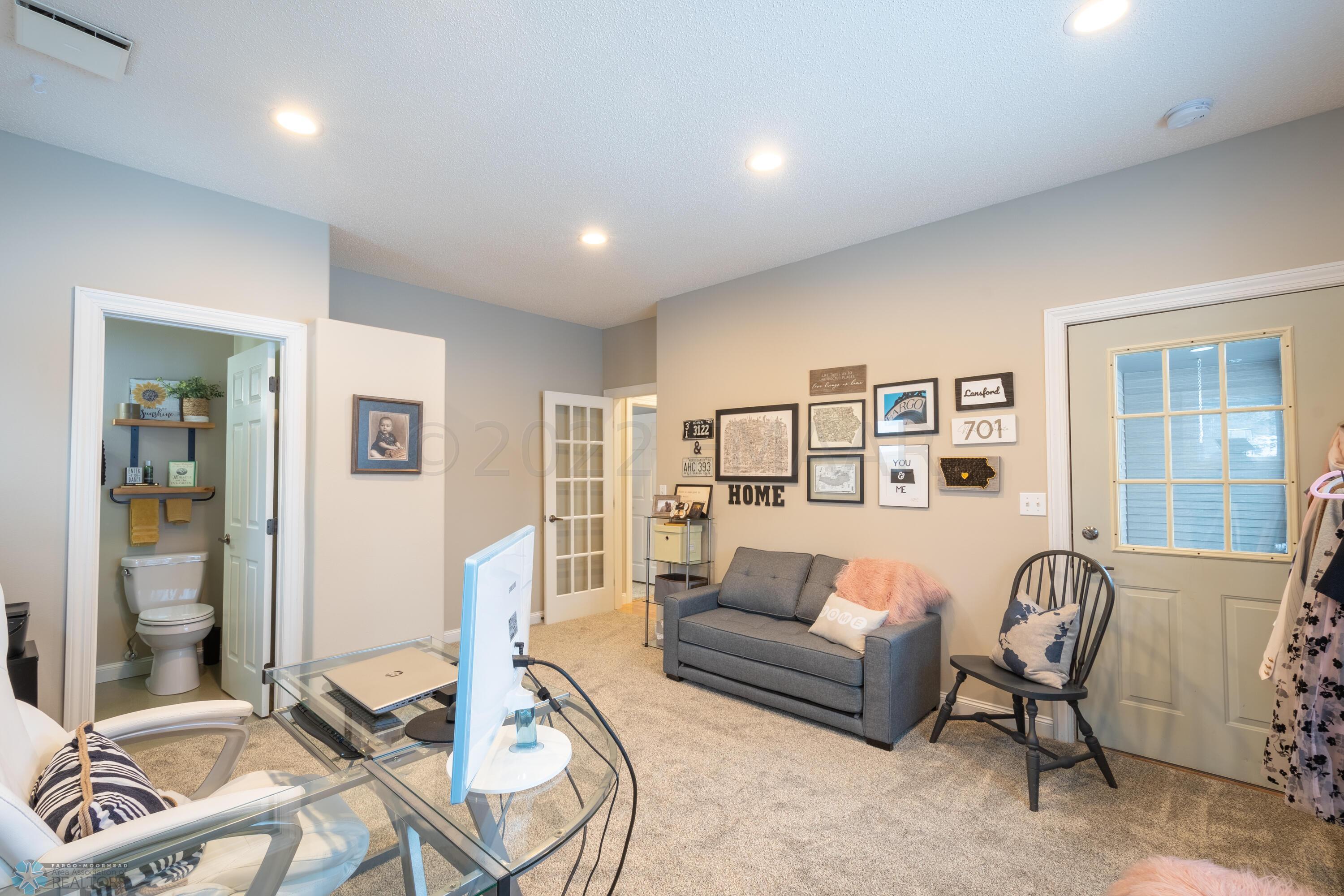 Bedroom/Office