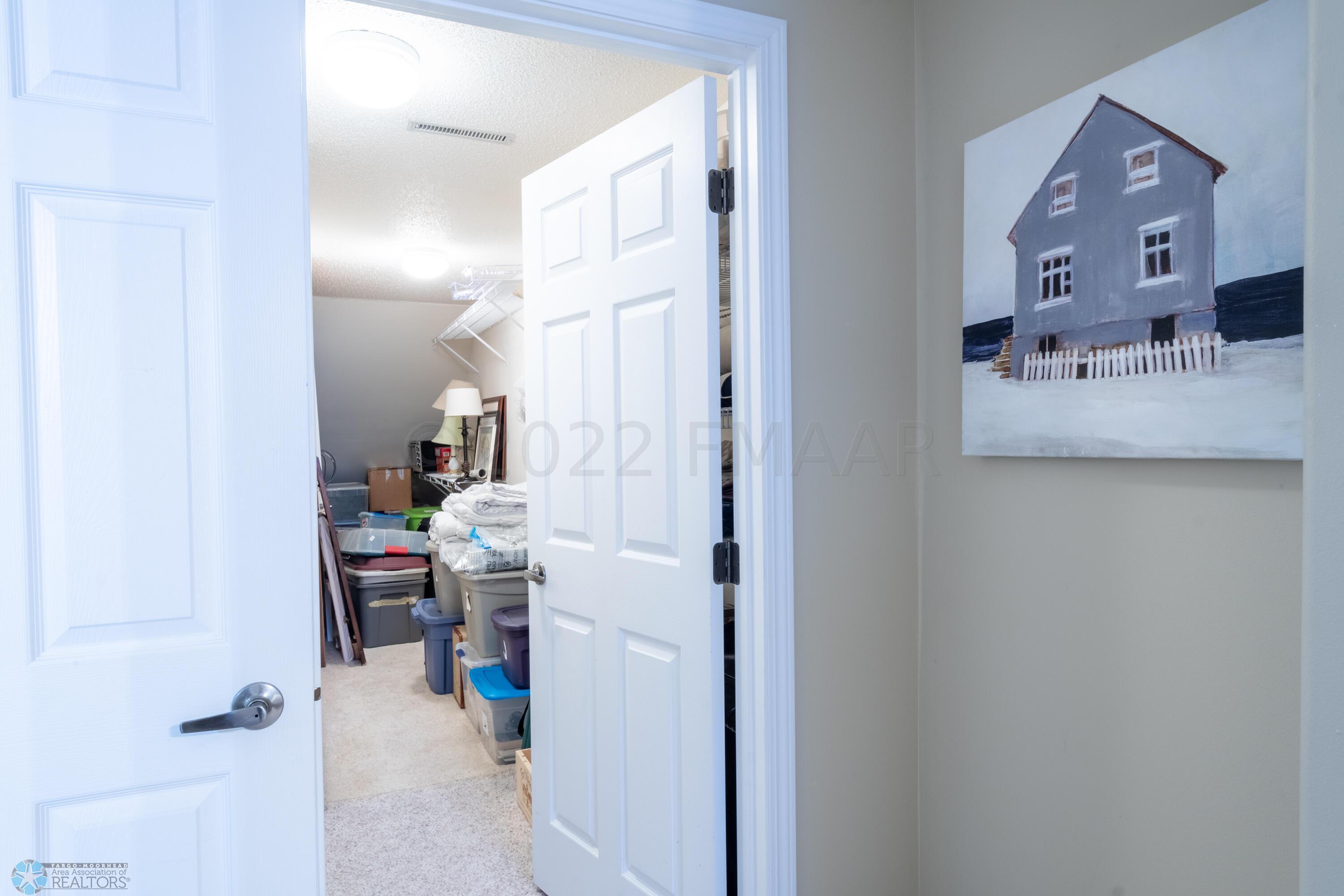Walk-In-Closet