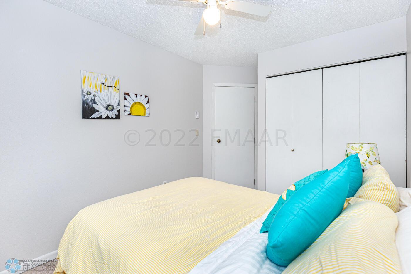 (15) Bed 2