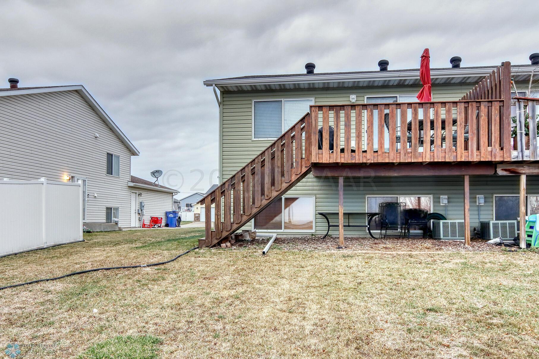 Backyard1_1