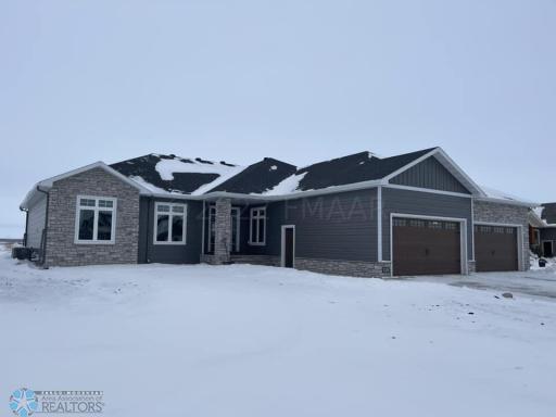328 TRENT JONES Drive, Oxbow, ND 58047