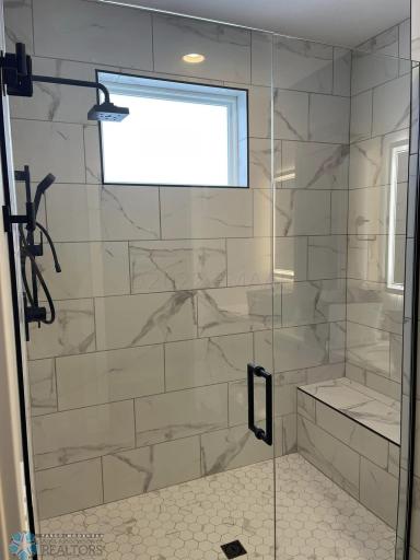 328 TRENT JONES Drive, Oxbow, ND 58047