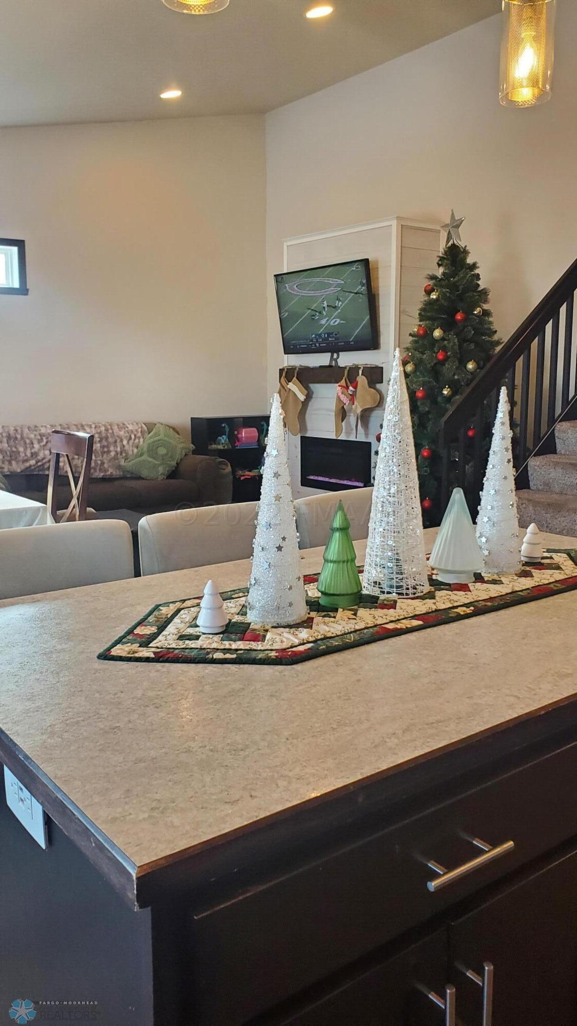 Island to living rm