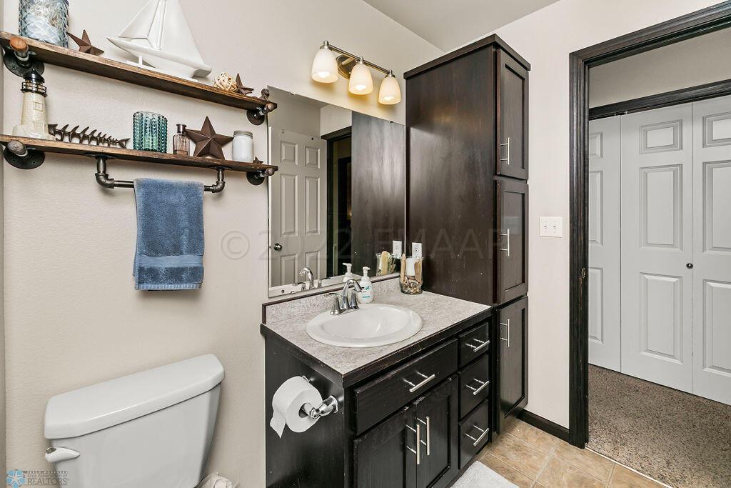 Primary bath - upper level