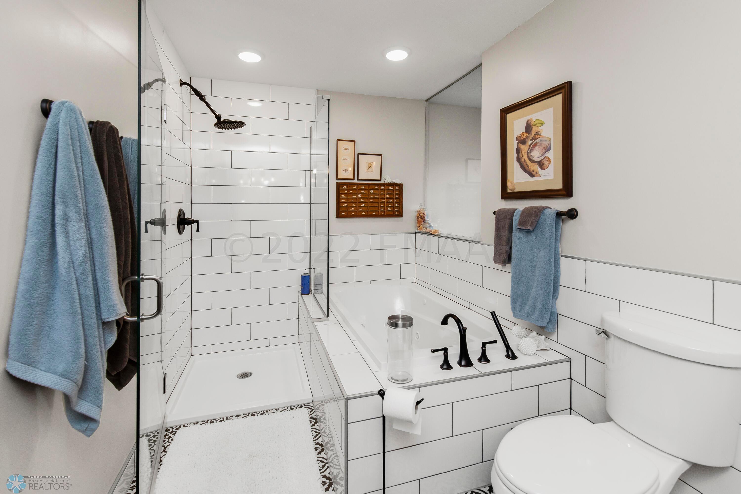 Remodeled bath, tile shower & jet tub