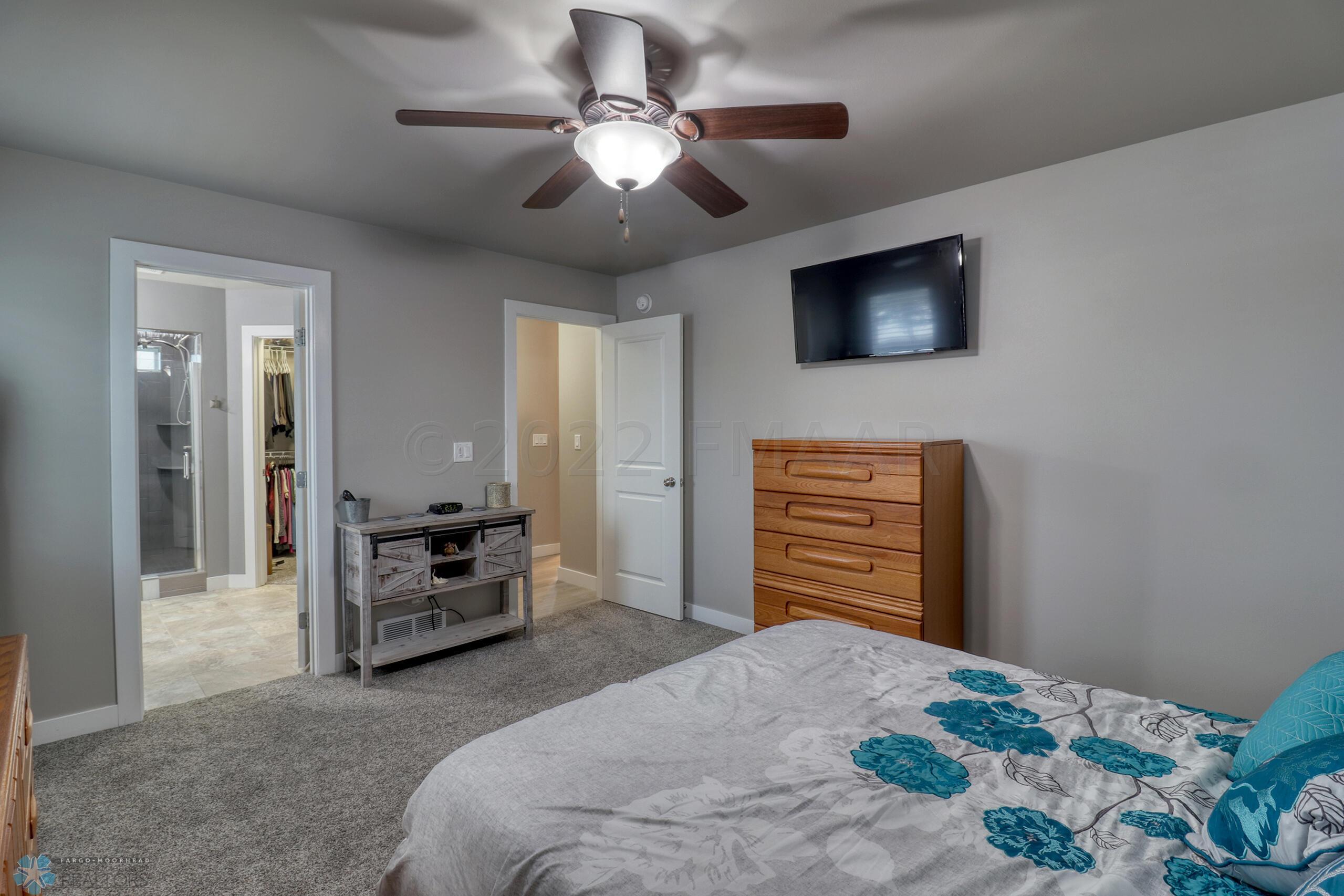 Master Bedroom1_3