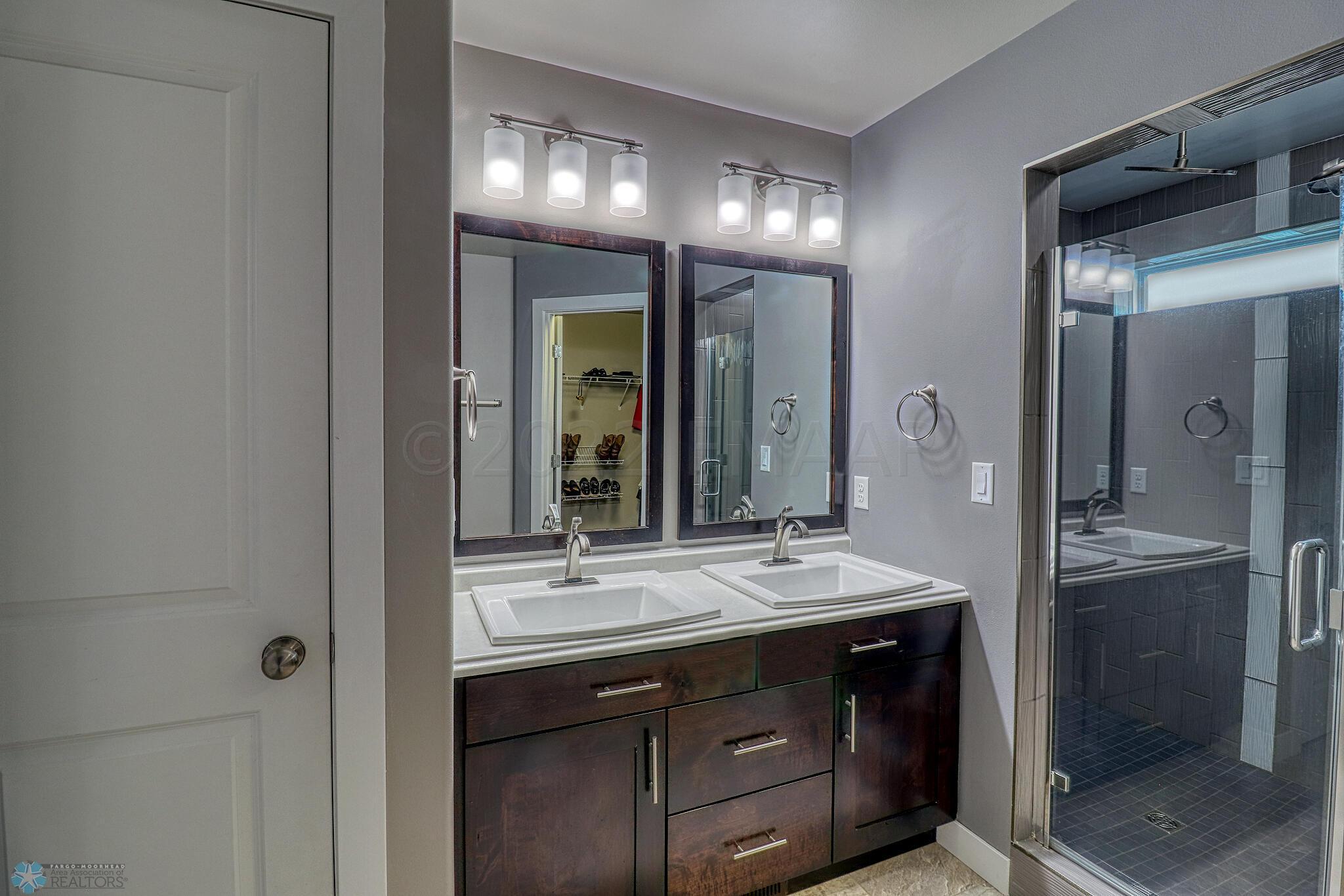 Master Bathroom1_1