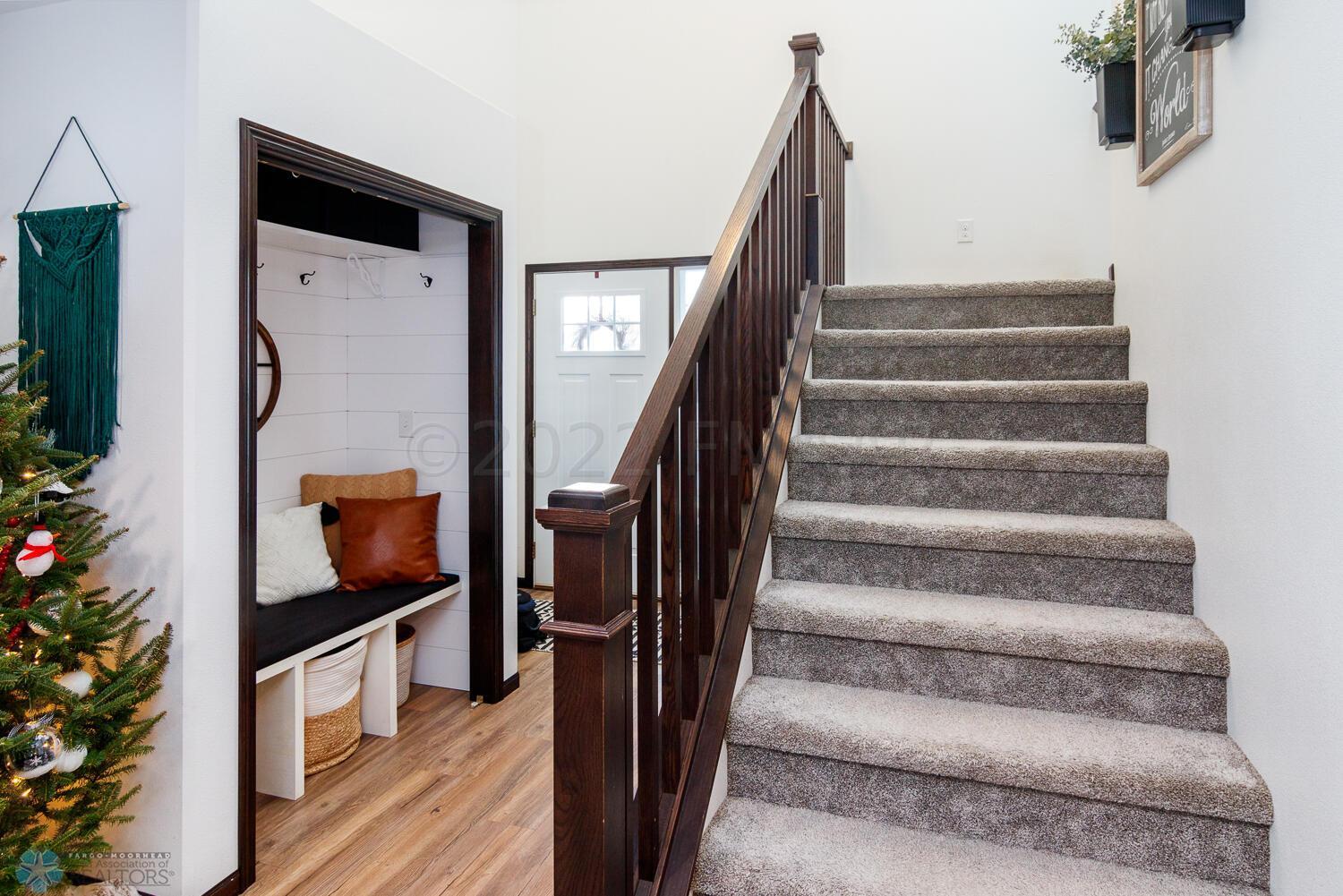 Entry/Stairway