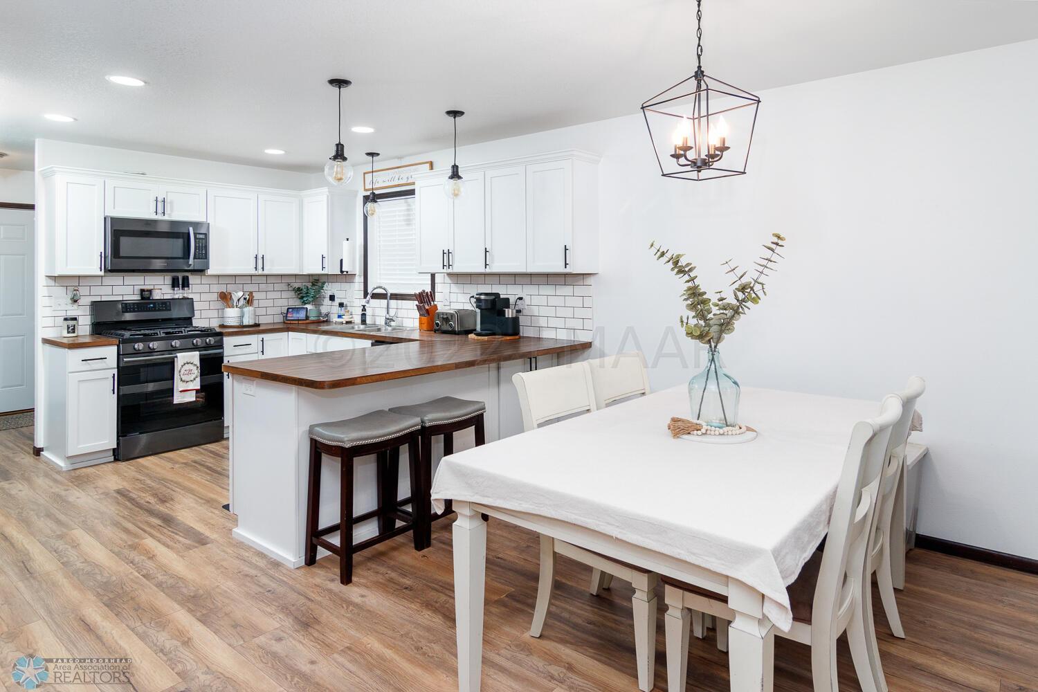 Dining & kitchen