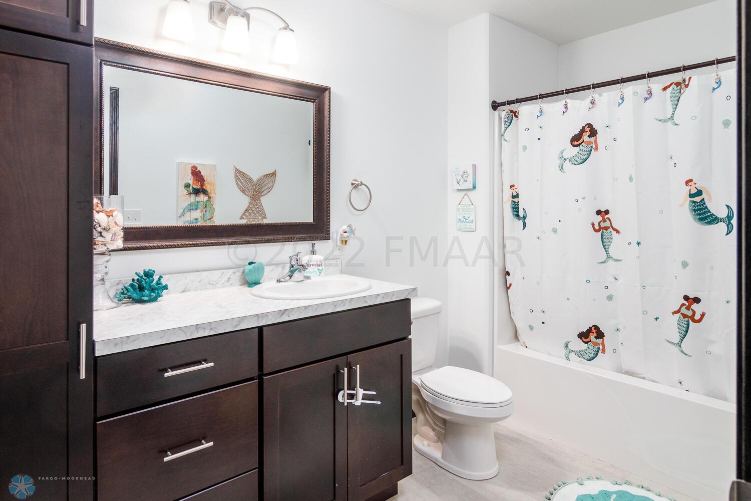 Upper Level Full Bath