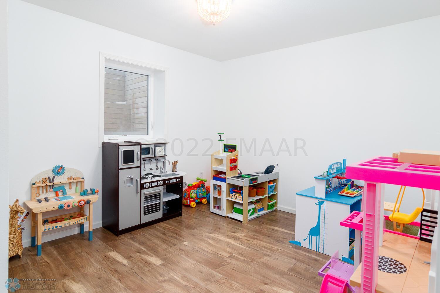 4th bedroom/Toy Room
