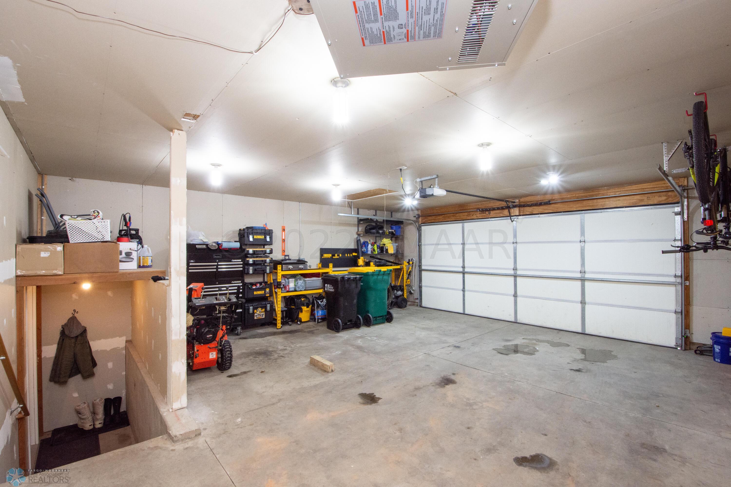 Oversized Garage/Lower Level Access