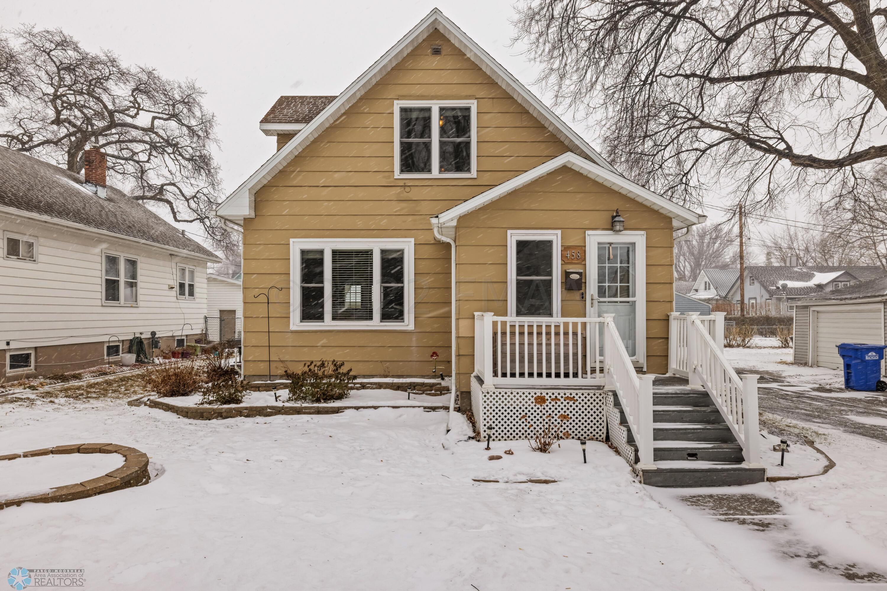 Amdak_458-Elmwood-Ave-S_3