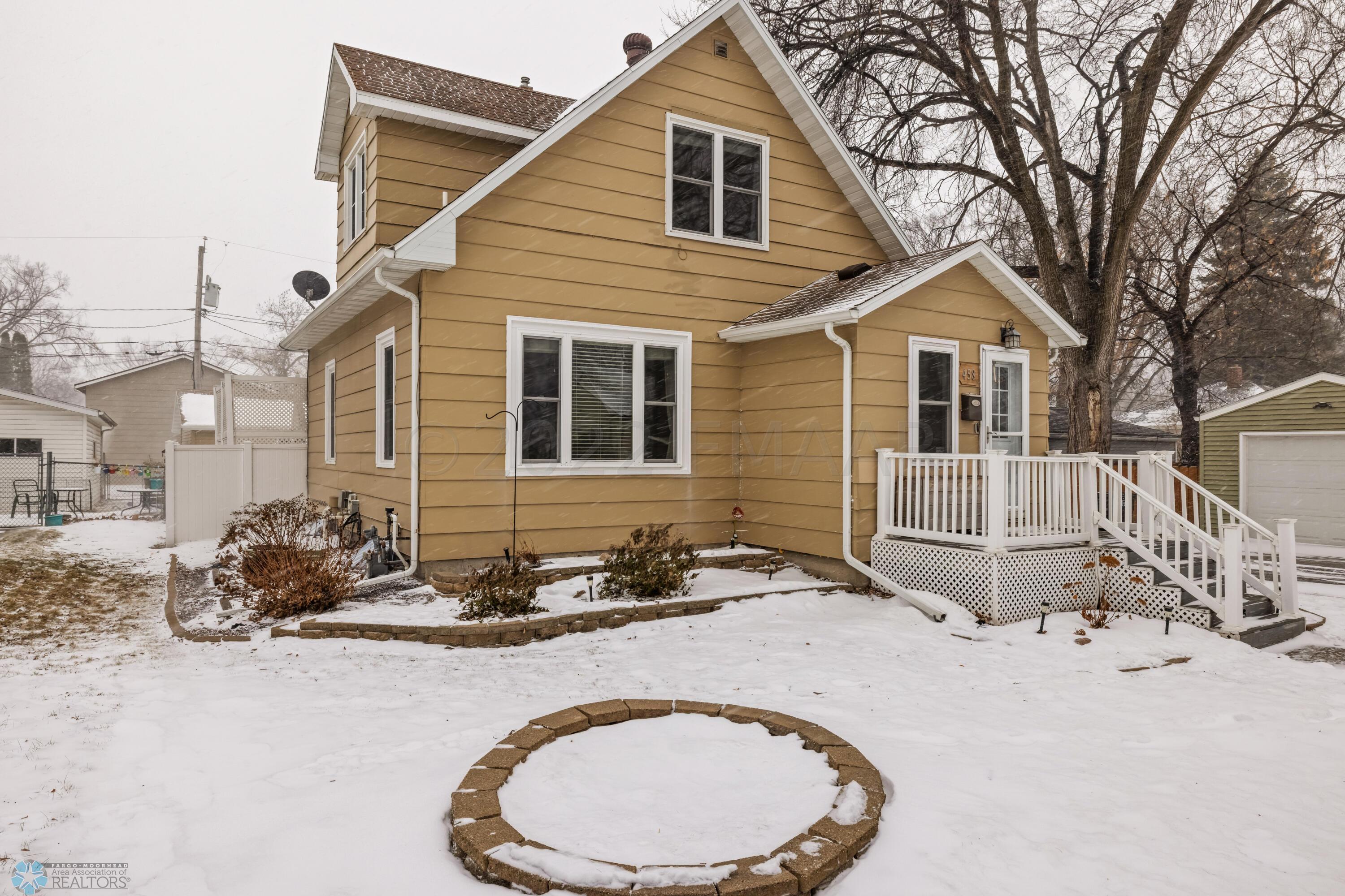 Amdak_458-Elmwood-Ave-S_2