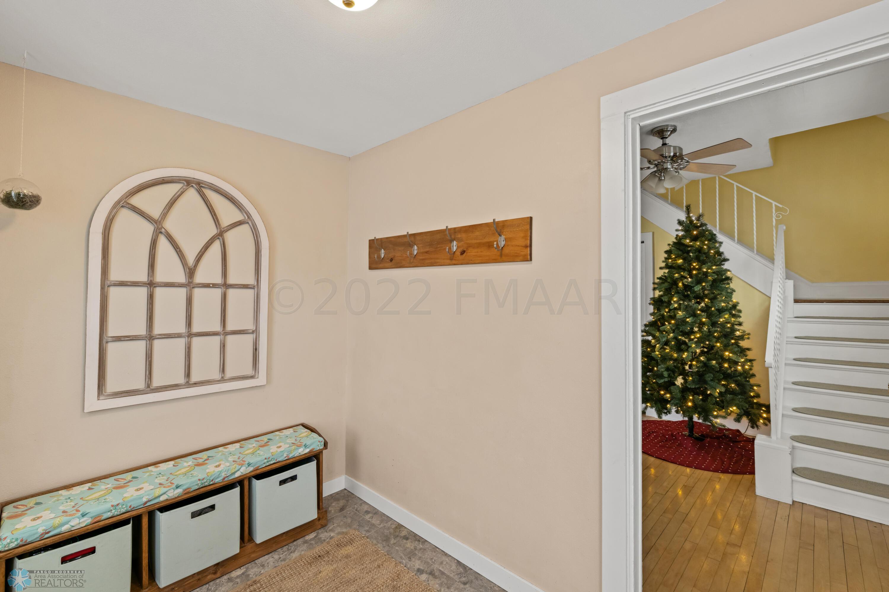 Amdak_458-Elmwood-Ave-S_4