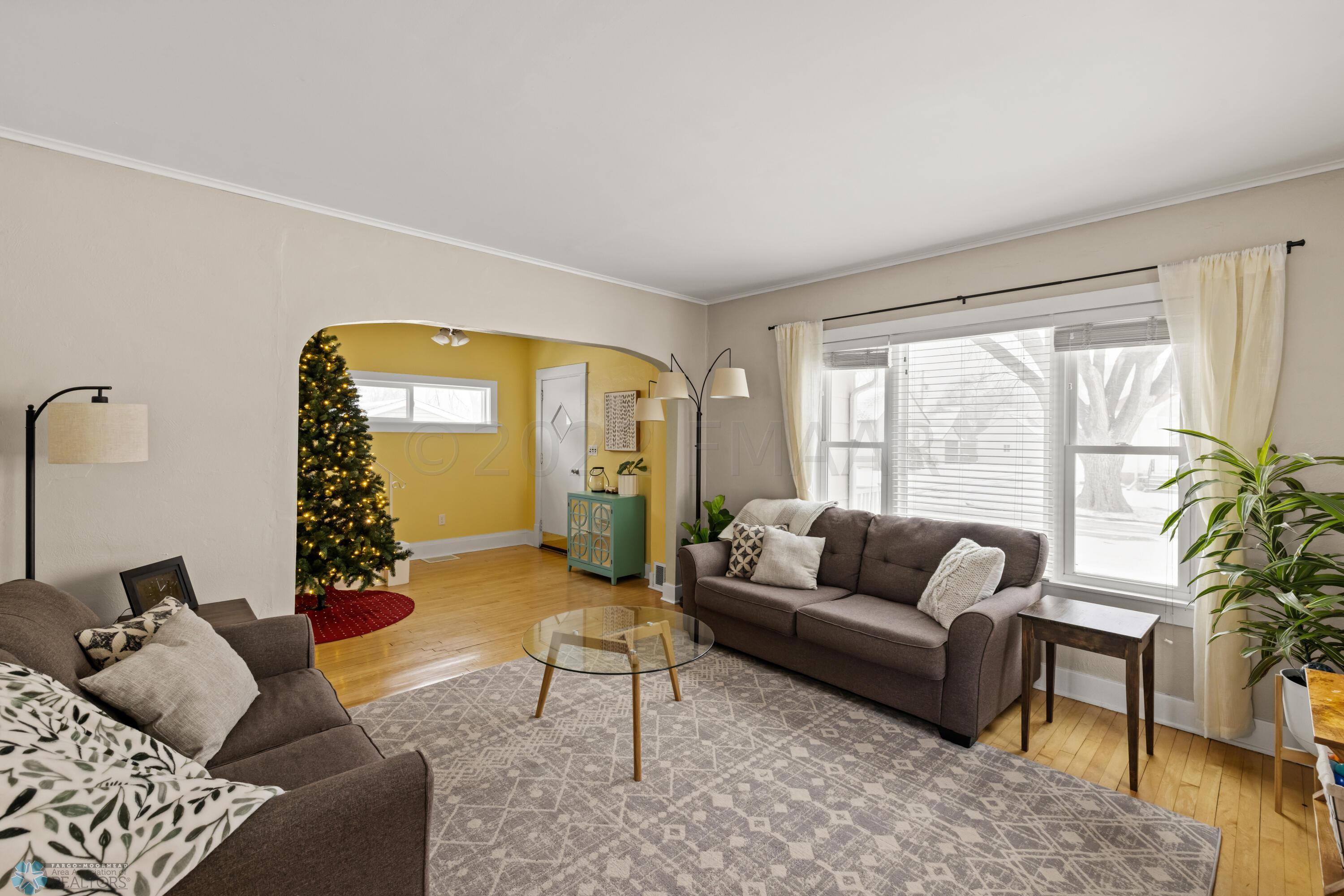 Amdak_458-Elmwood-Ave-S_23