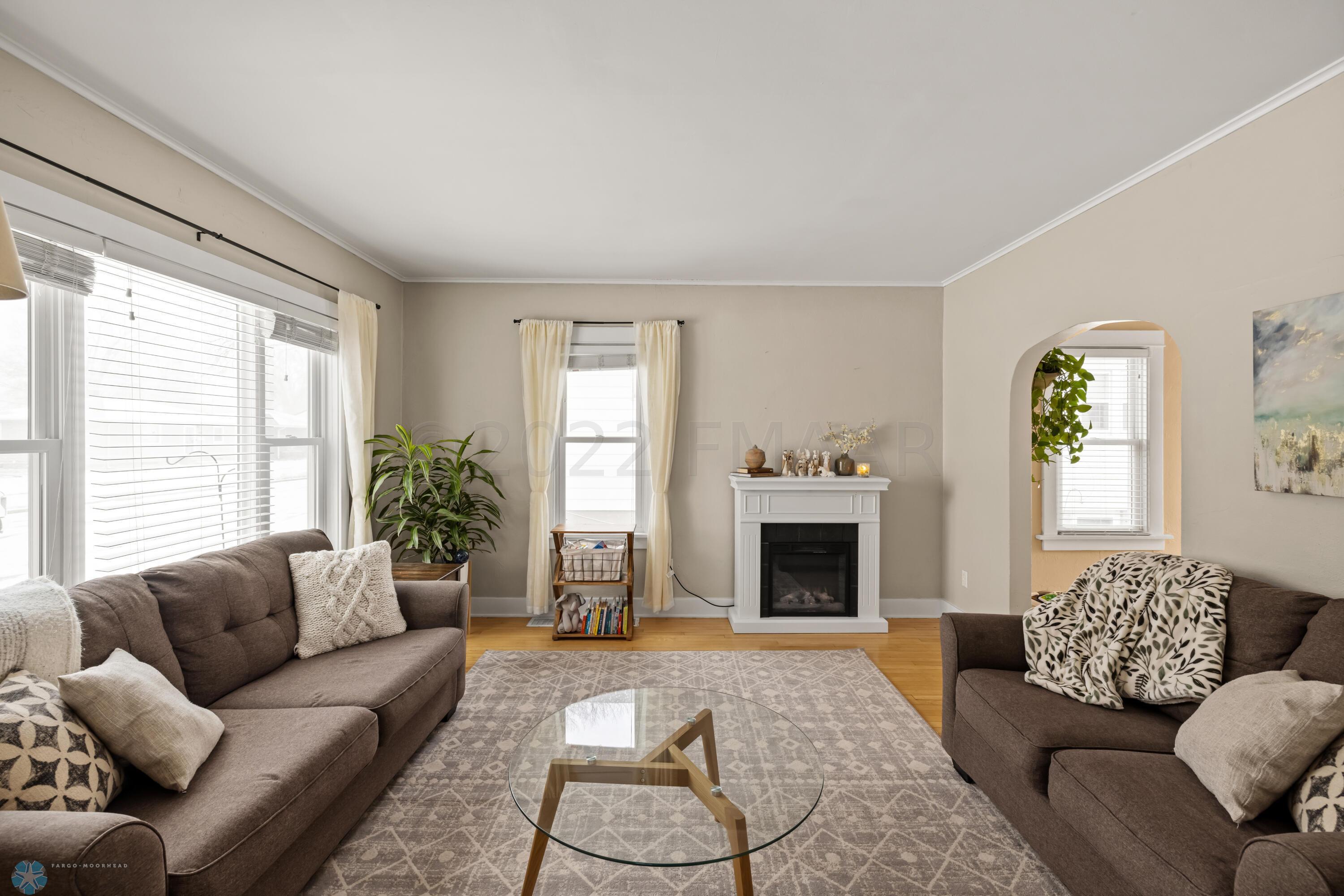 Amdak_458-Elmwood-Ave-S_26