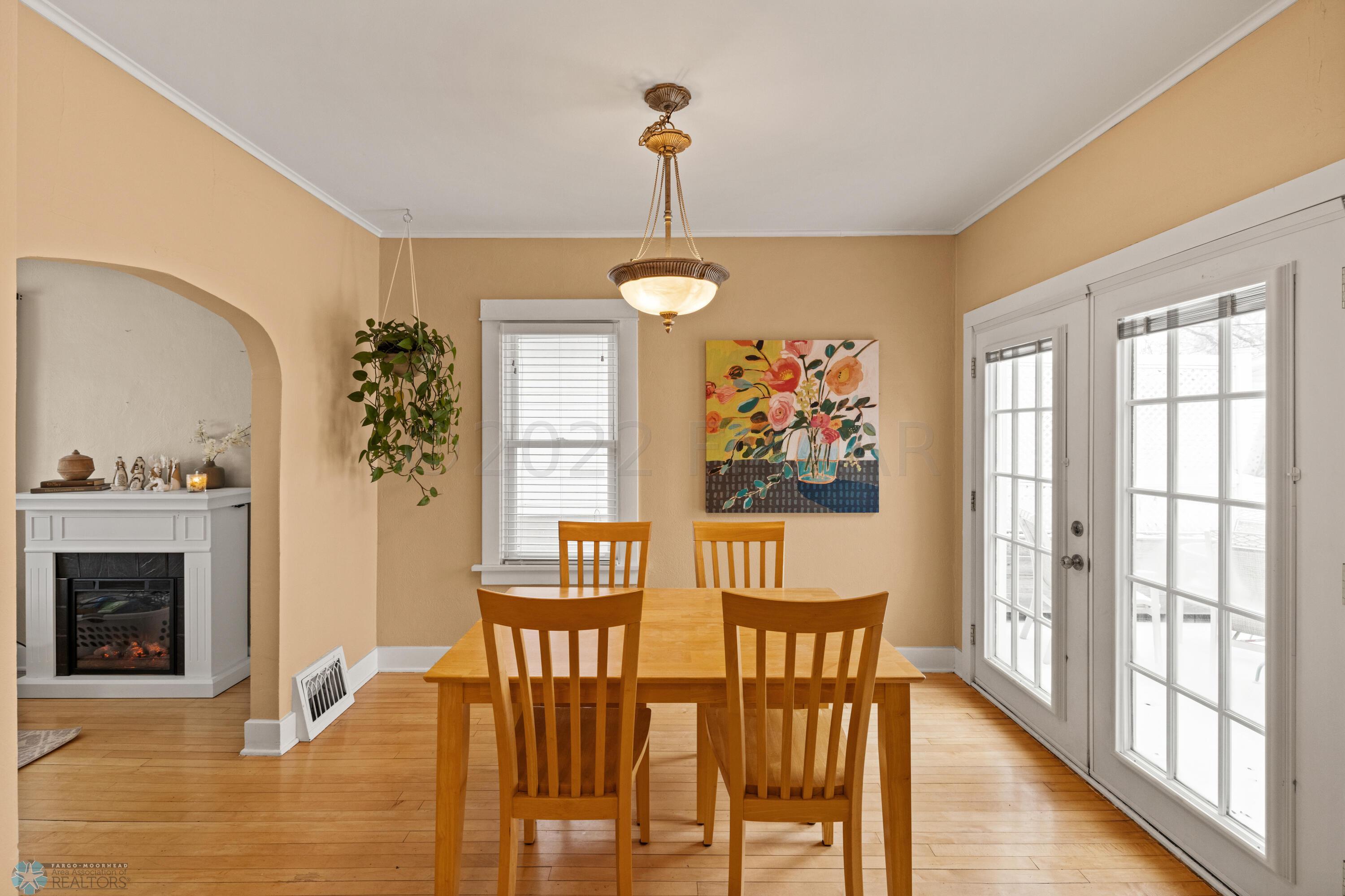 Amdak_458-Elmwood-Ave-S_18