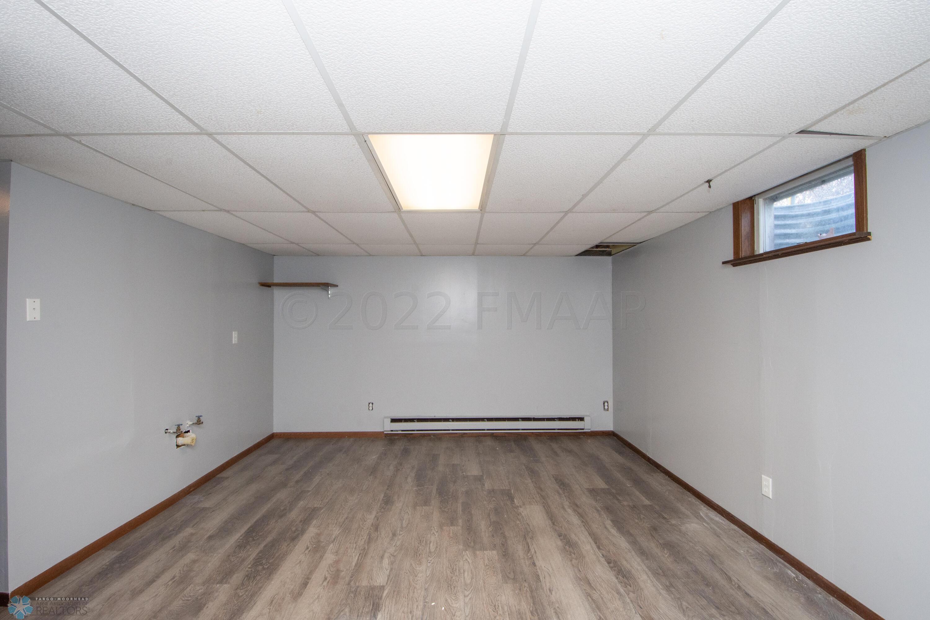 ectra room on lower level
