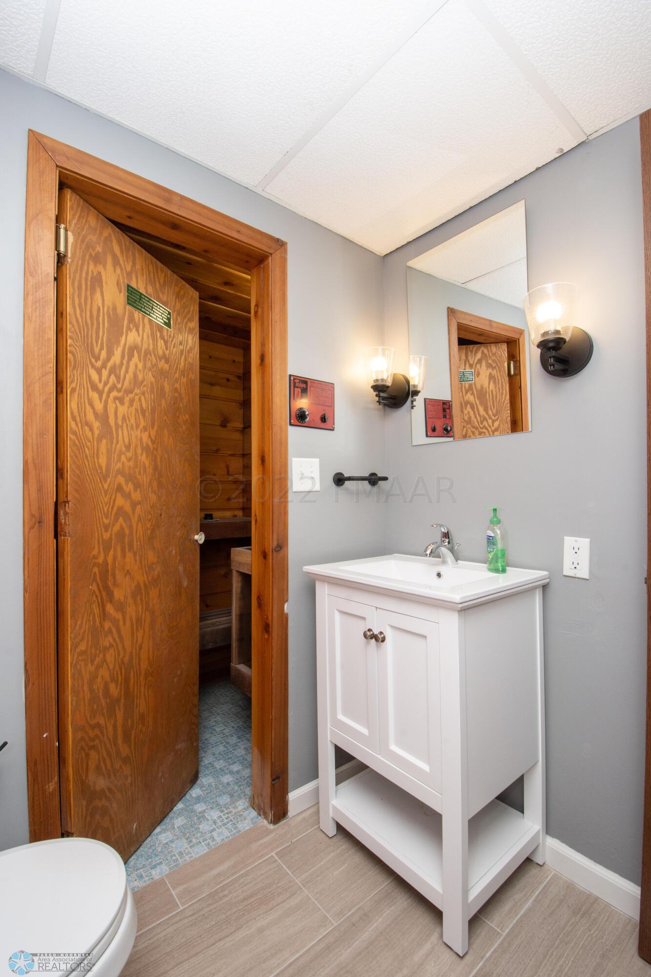 1/2 bath