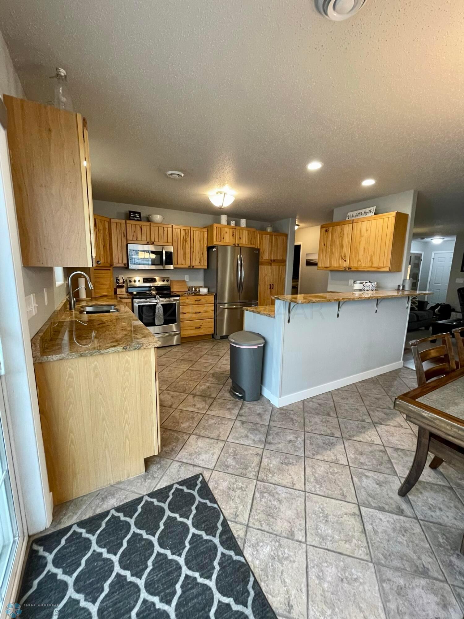Kitchen/Breakfast Bar