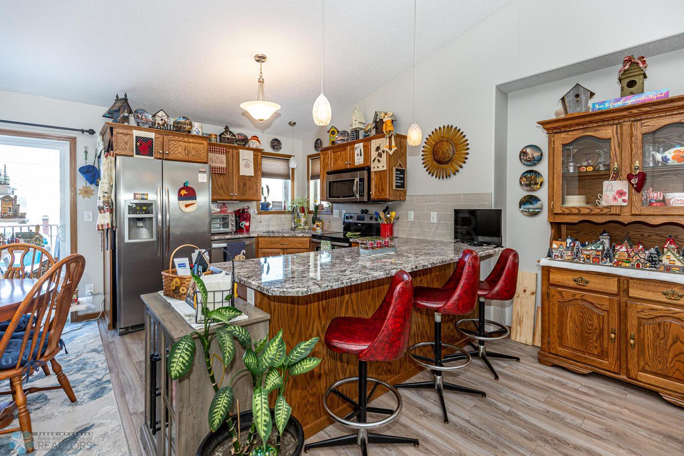 (5) Kitchen