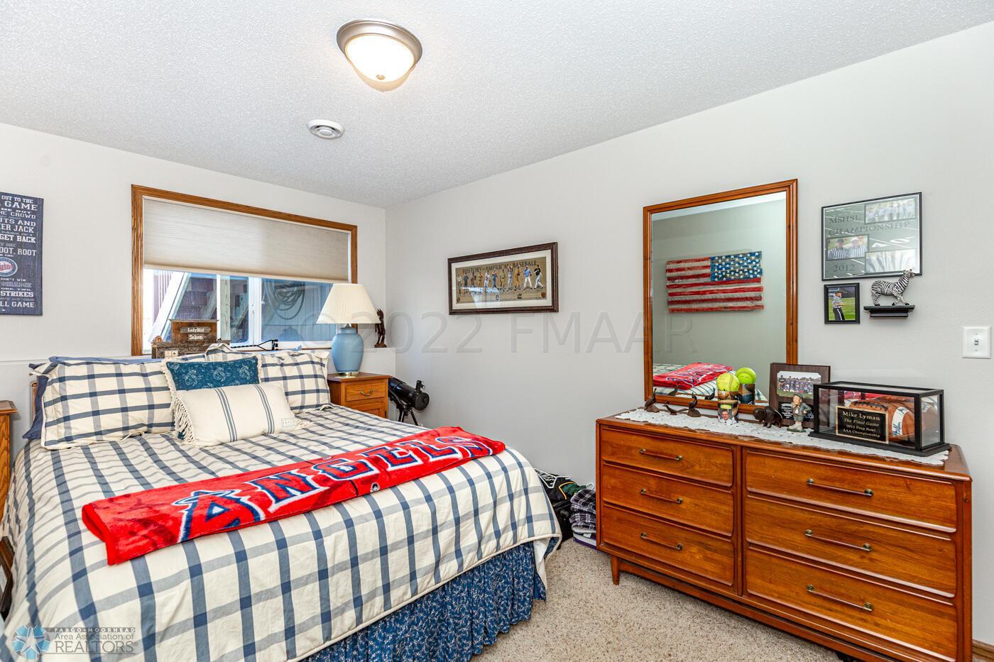 (17) Bed 3