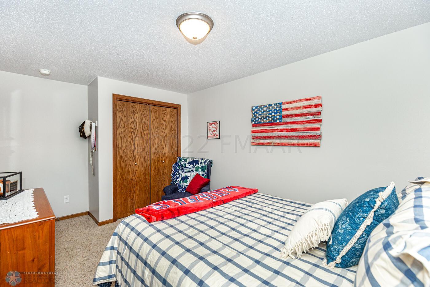 (18) Bed 3