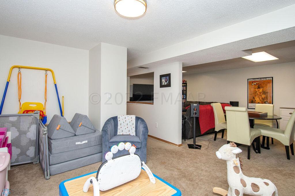 paly room/flex area