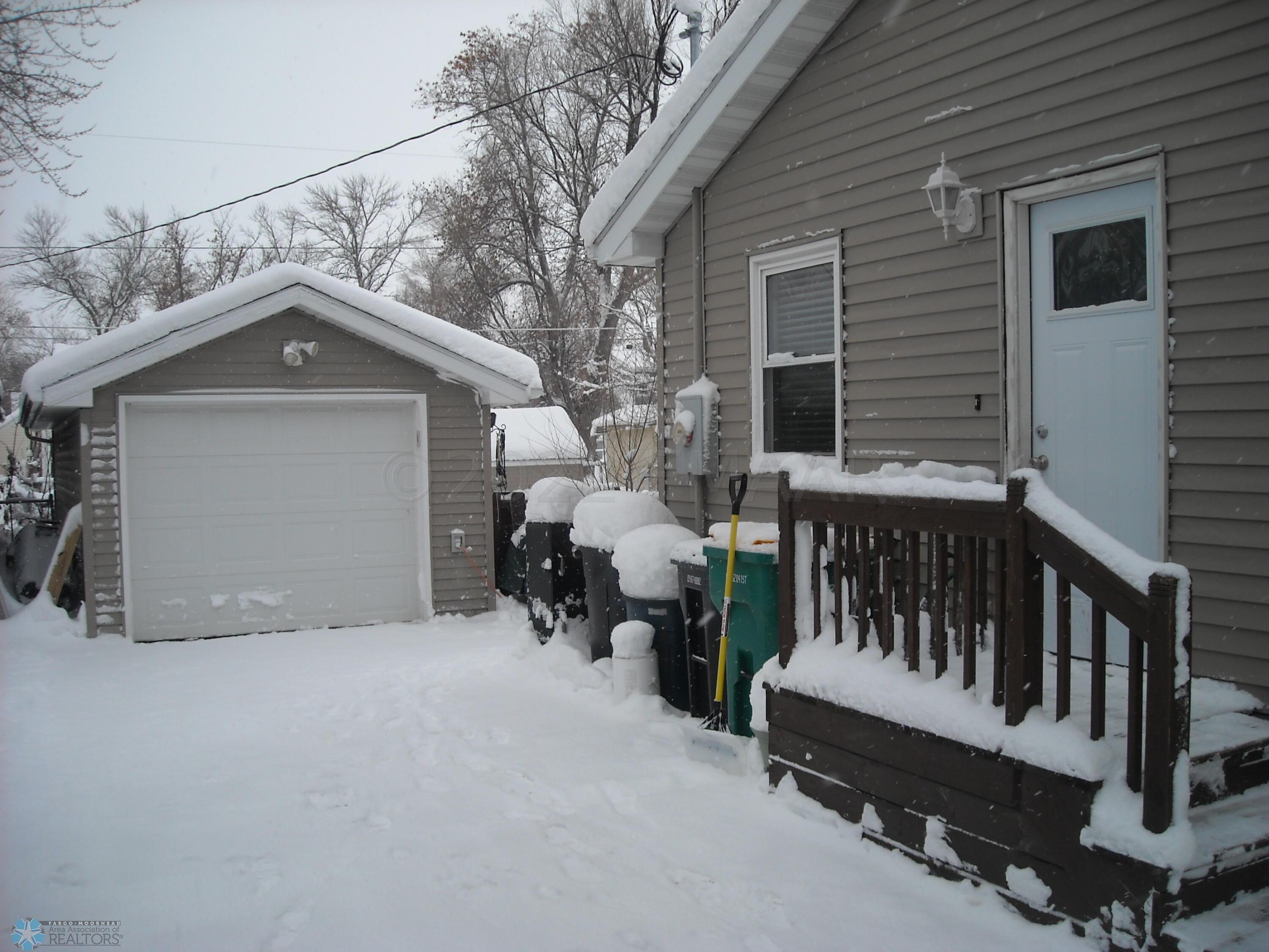 garage/side entry